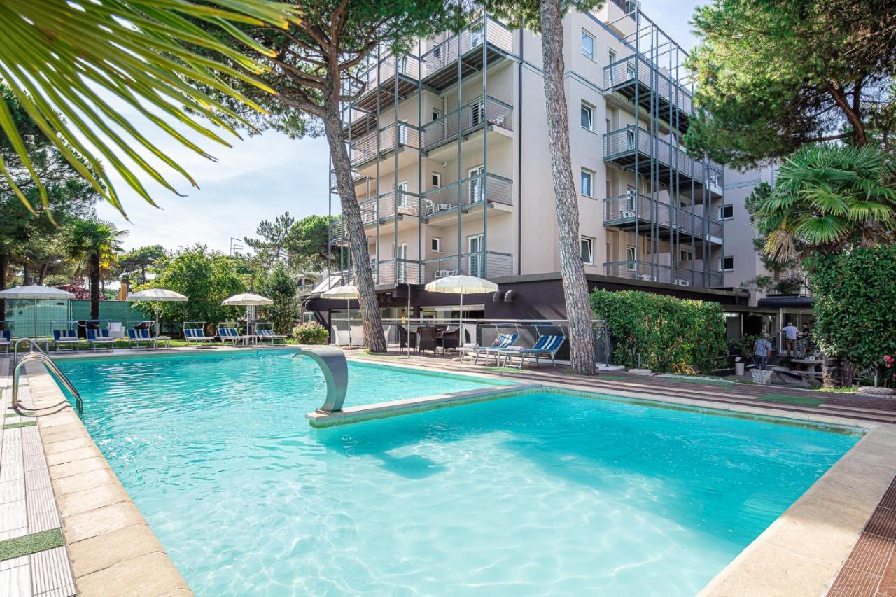 Hotel Martini Lignano Sabbiadoro Dış mekan fotoğraf